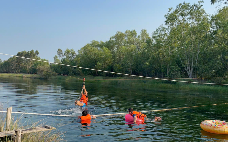 c&aacute;nh đồng bất tận