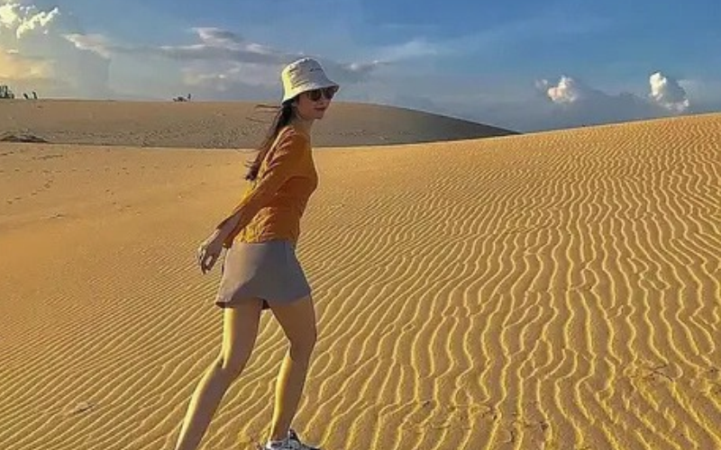 đồi c&aacute;t Nam Cương
