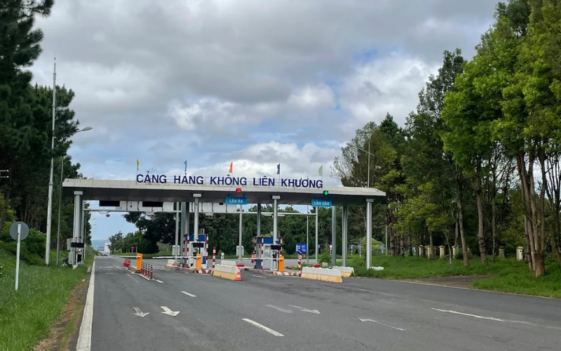 S&acirc;n bay Li&ecirc;n Khương