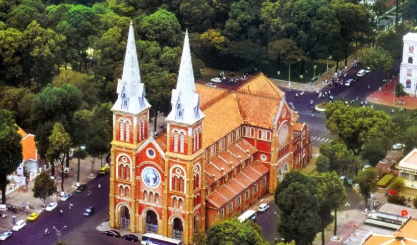 nh&agrave; thờ đức b&agrave;