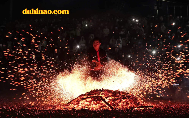 lễ hội nhảy lửa