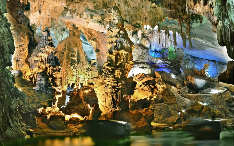 Phong Nha Kẻ B&agrave;ng