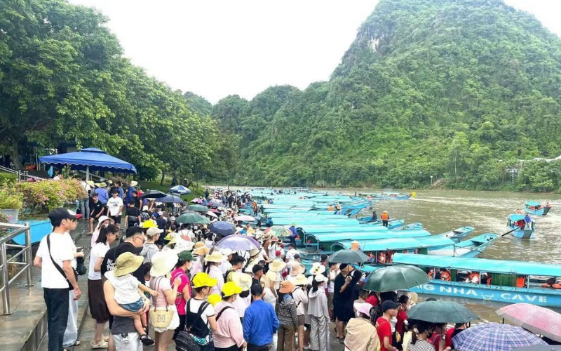 Phong Nha Kẻ B&agrave;ng