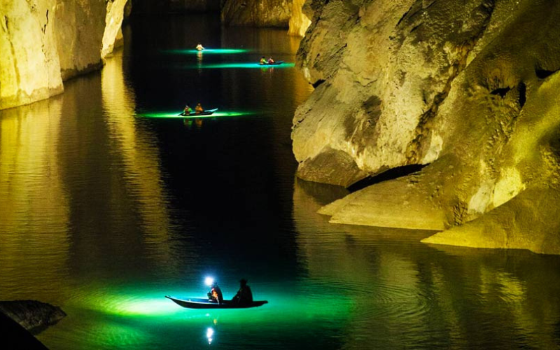 Phong Nha Kẻ B&agrave;ng