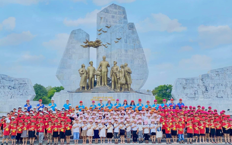 quảng trường Hồ Ch&iacute; Minh